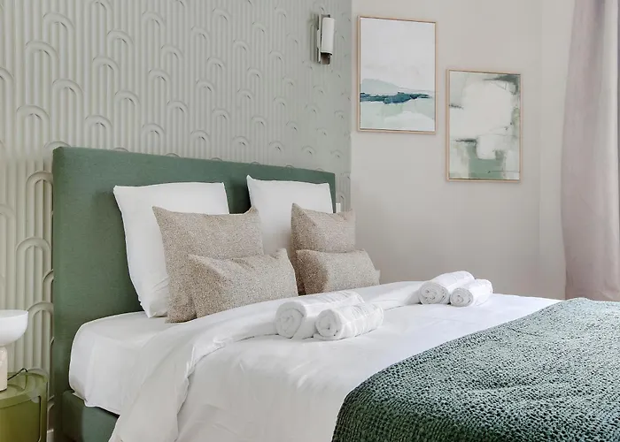 Beautiful Ac - Close To Trocadero * パリ